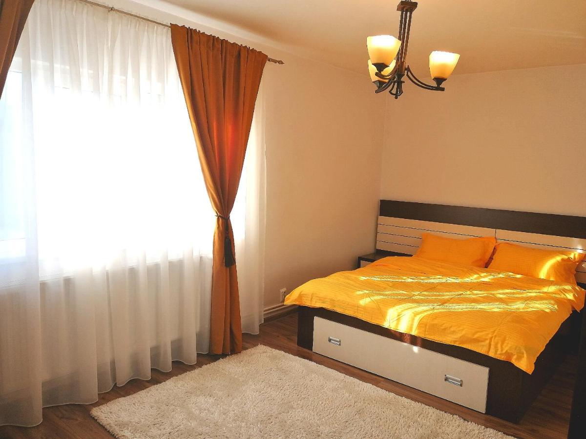 Apartament Atena Petroşani Exteriér fotografie